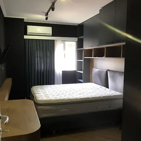 Tirent - Komuna E Parisit, 1